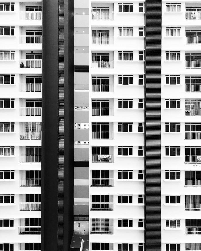 Free 흰색과 검은 색 도시 건물 Stock Photo