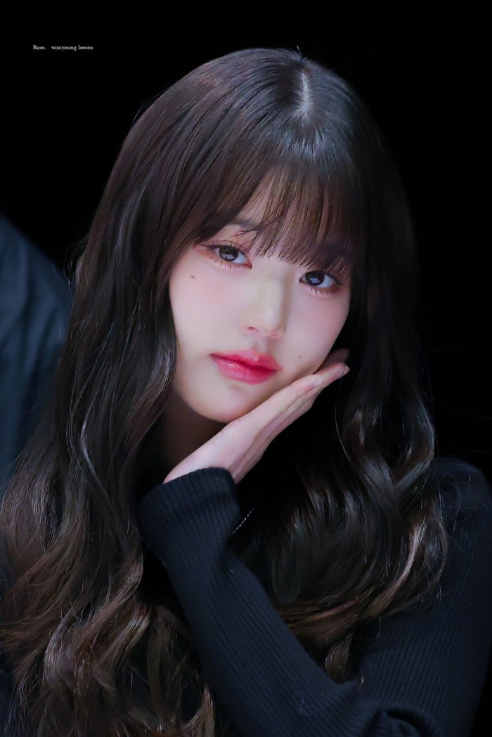 20240211_102756.jpg 어제 명절에도 근무한 장원영 팬싸인회