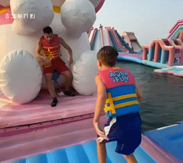 0c4bcb81d6ceb72dc2e4d4c8243ae545_1782207668_3003.gif