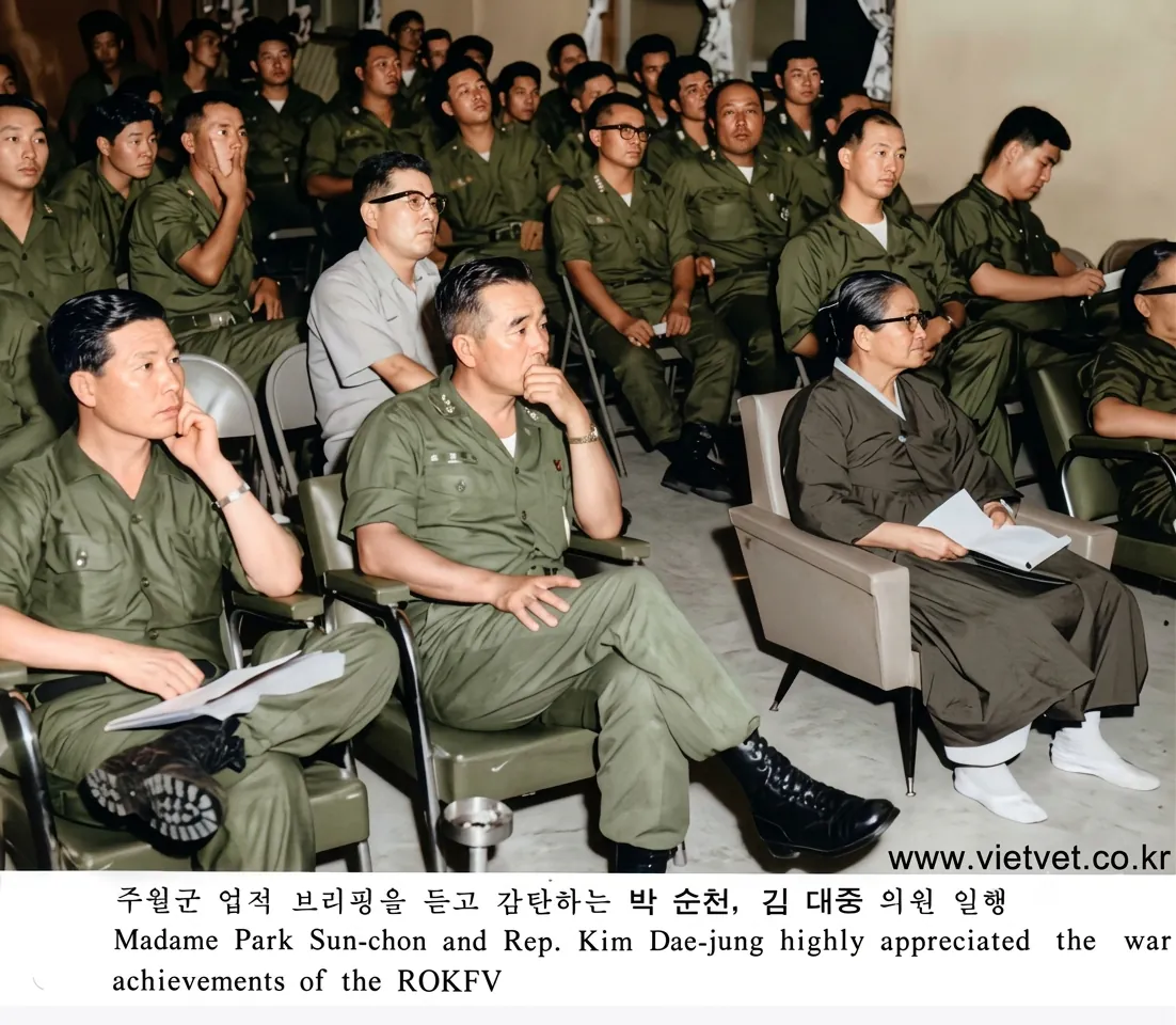 Gemini_Generated_Image_vup3xevup3xevup3.png 남베트남 한국군 기지 방문한 김영삼,김대중 의원 기록사진.jpg